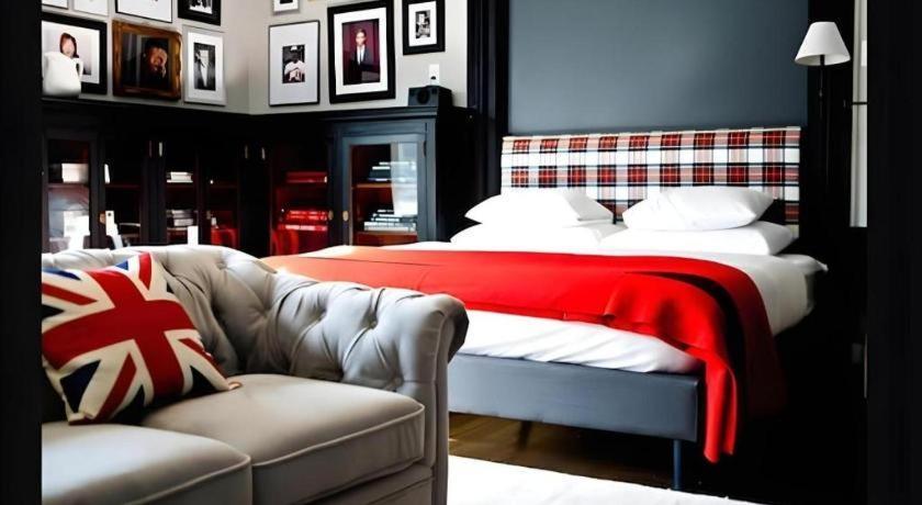 The George Montclair Hotel Bagian luar foto