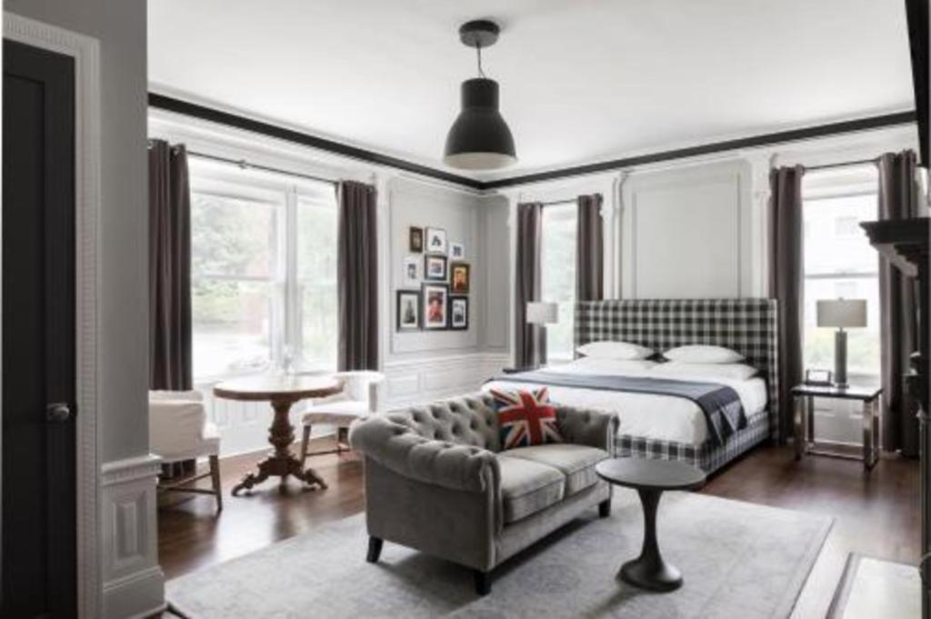 The George Montclair Hotel Bagian luar foto