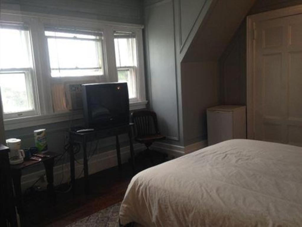 The George Montclair Hotel Bagian luar foto